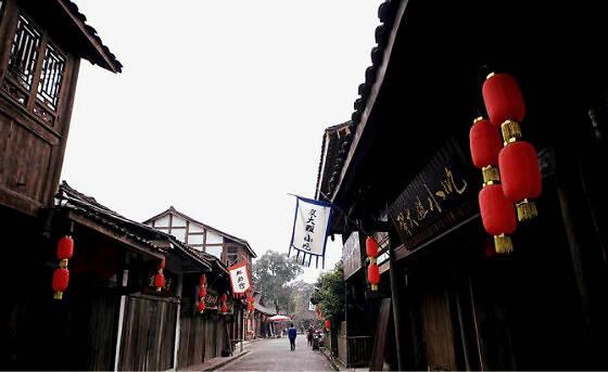 攀登高峰