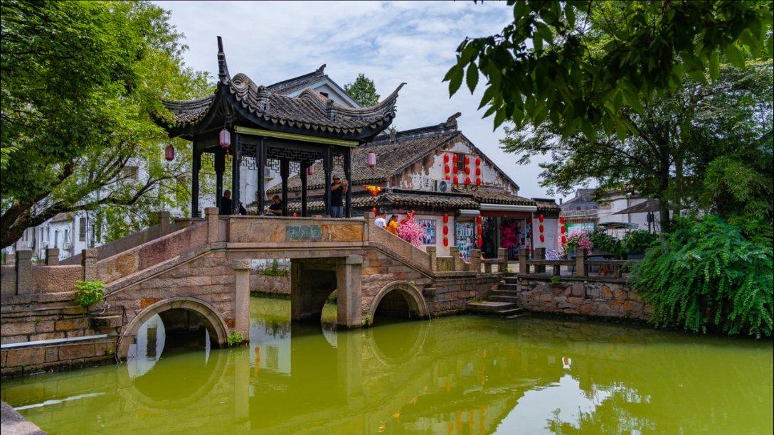 裙上繁花
